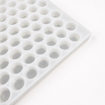 Zbliżenie pustej formy do żelków gumdrop 3 mL, 262 gniazda